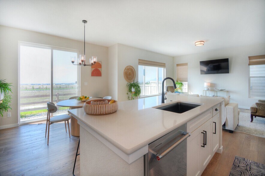 Building Photo - 7011 Knapp Dr