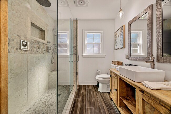 Building Photo - 1106 E 52nd St