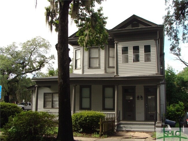 Building Photo - 509 W 37th St