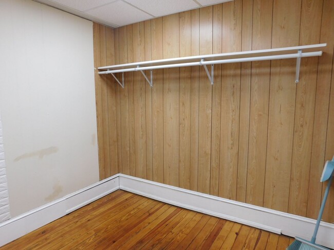 Building Photo - 216 Middle St