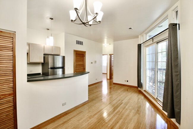 Building Photo - 1645 N Clybourn Ave