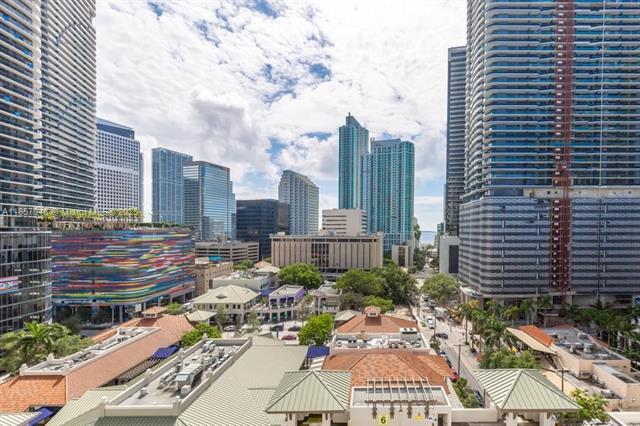 Building Photo - 999 SW 1st Ave