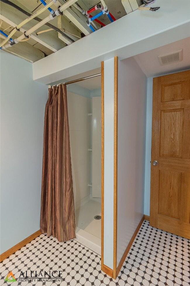 Building Photo - $300 off 1st Month's Rent!! Gorgeous Home!!