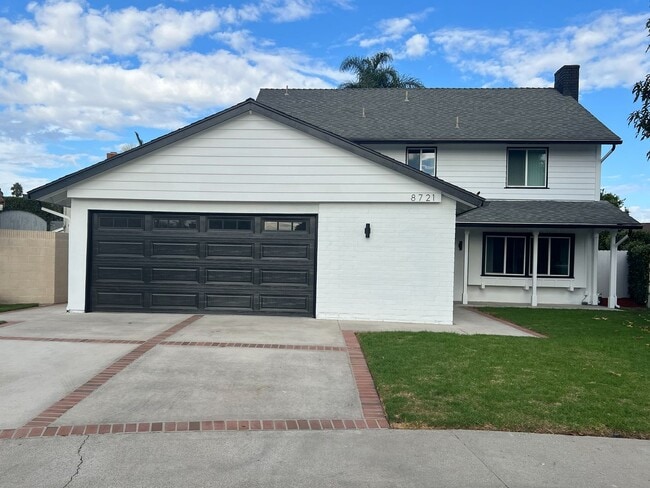 Primary Photo - Moffett tract 5 bedroom home with pool in cul-de-sac