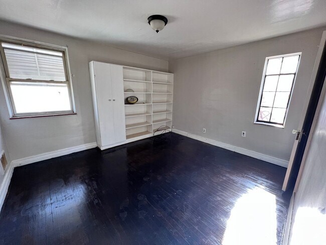 Building Photo - 3 Bedroom 1 Bath Home in Detroit