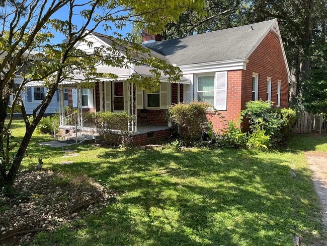 Building Photo - 1205 Watauga St