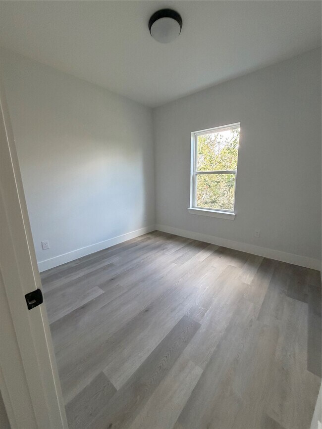 Building Photo - 3537 Alderfer St