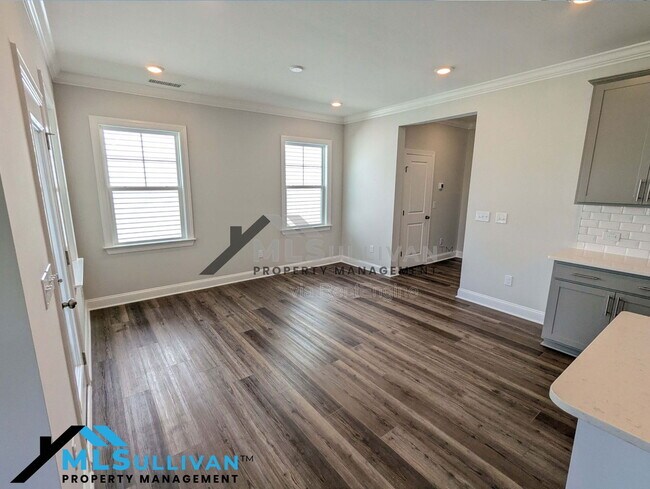 Building Photo - 721 Emerald Bay Cir