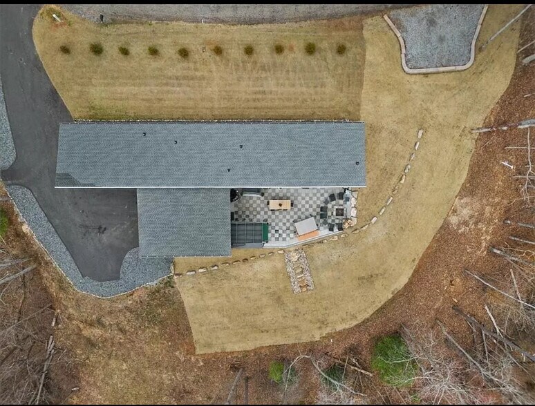 Building Photo - 22 Deer Path