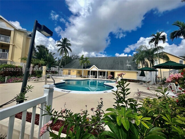 Building Photo - 6324 La Costa Dr