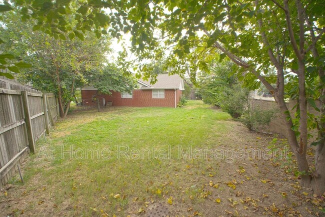 Building Photo - 5105 S Kingston Ave