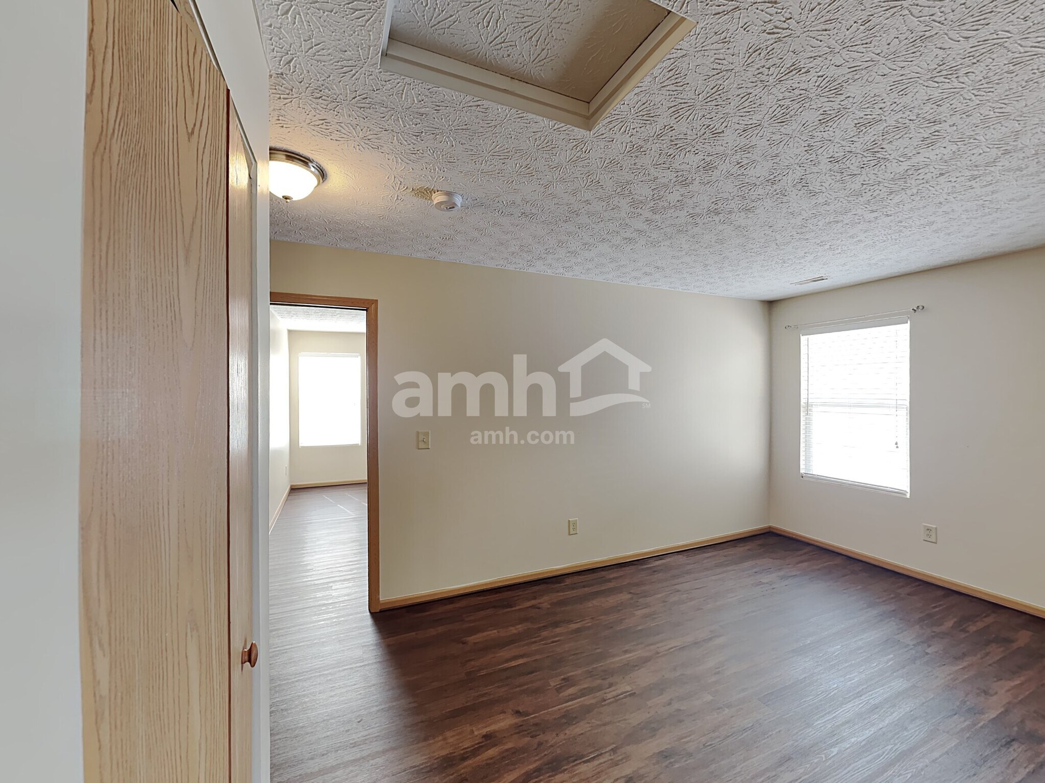 Building Photo - 7516 Hemrich Dr