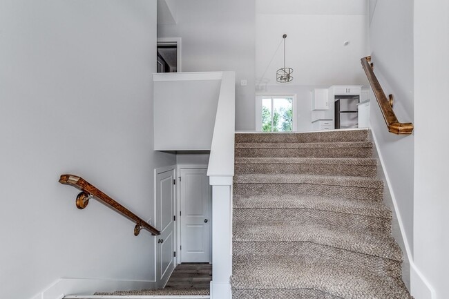 Building Photo - AVAILABLE SOON: Move-In Ready 4-Bedroom Beauty with Modern Finishes & Spacious Yard!