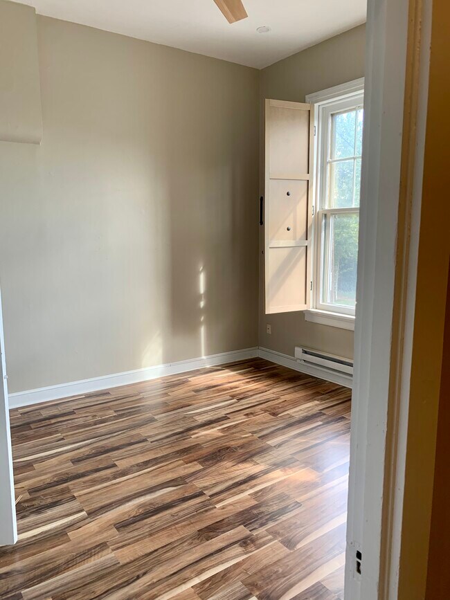 Building Photo - 1701 W Doe Run Rd