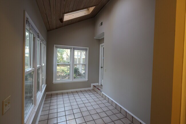 Building Photo - 313 Palomino Path