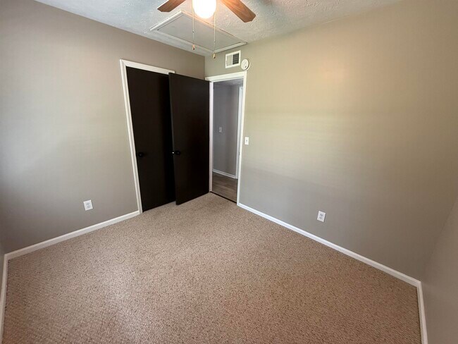 Building Photo - 615 Burcale Rd Cir