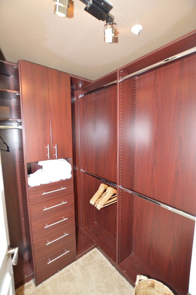 Building Photo - Newly Remodeled & Furnished Luxury Condo Rental near the Las Vegas Strip!