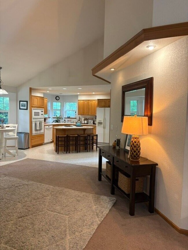 Building Photo - Relax and Unwind in This Beautiful Gig Harbor Rental