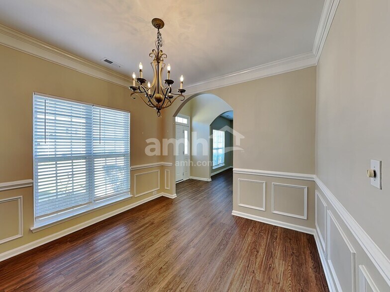 Building Photo - 1036 Reigate Rd