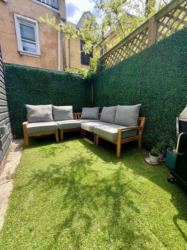 Building Photo - Gorgeous 3-Bedroom Townhome in the Heart of Northern Liberties! Available July 1st!