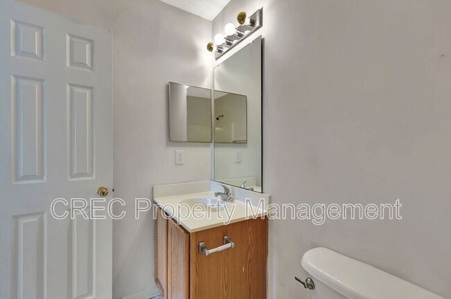 Building Photo - 8114 Shadow Oak Dr