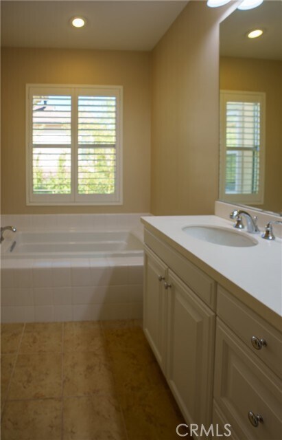 Building Photo - 35 Deergrass