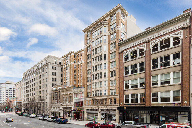Building Photo - The Artisan