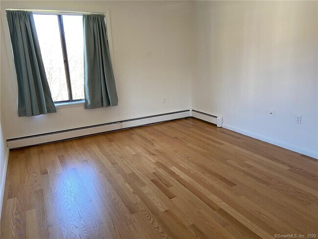 Building Photo - 1315 Cromwell Hills Dr