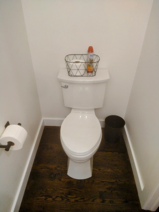 Building Photo - 63 Redwood Ln