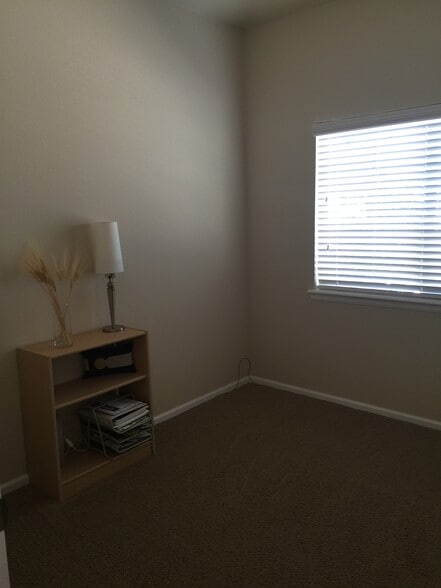 Building Photo - 5039 Brookfield Dr