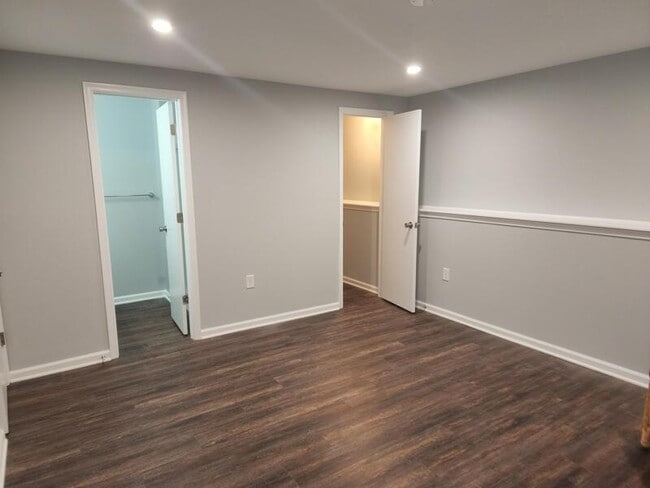 Building Photo - 9387 Horse Castle Ct