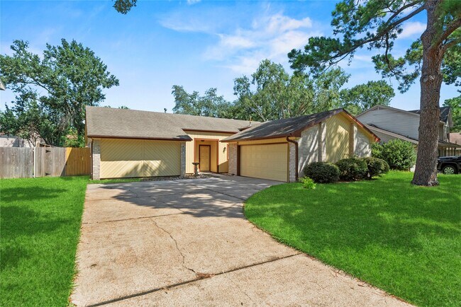 Primary Photo - 15362 Meadow Village Dr