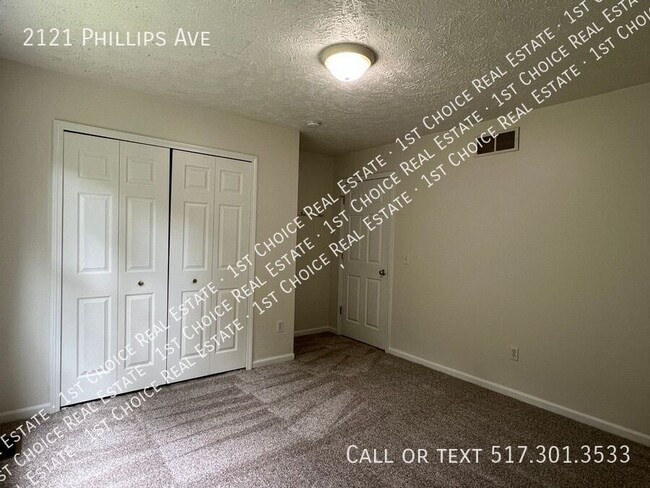 Building Photo - 2121 Phillips Ave