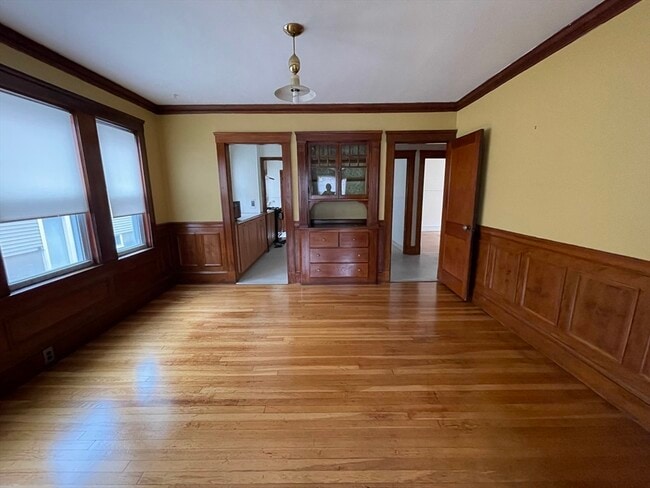 Primary Photo - 217 Faneuil St