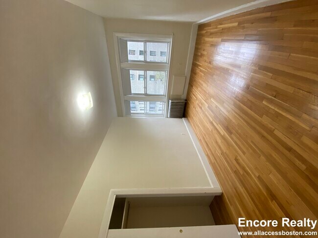 Building Photo - 33 Lancaster Terrace