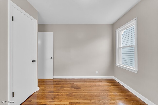 Building Photo - 14705 Krems Ave