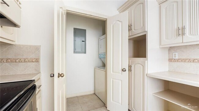 Building Photo - 2013 Agua Fina Ave