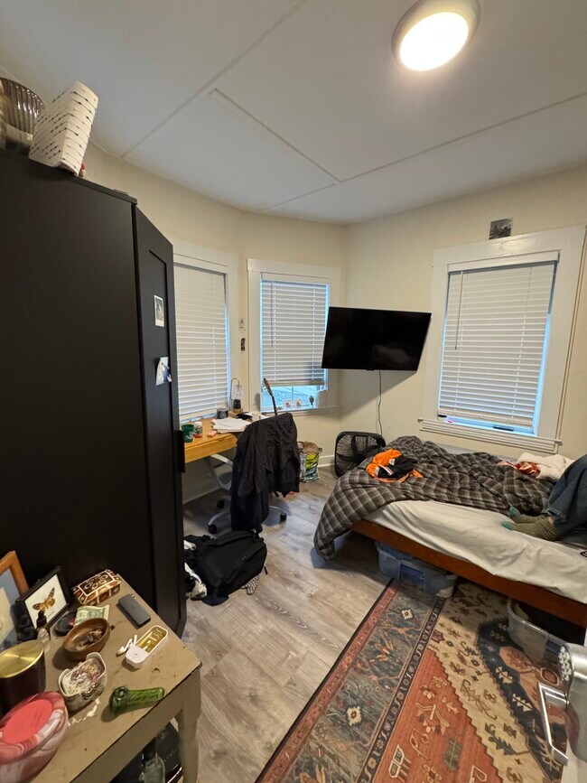 Building Photo - 18 Sawyer Terrace