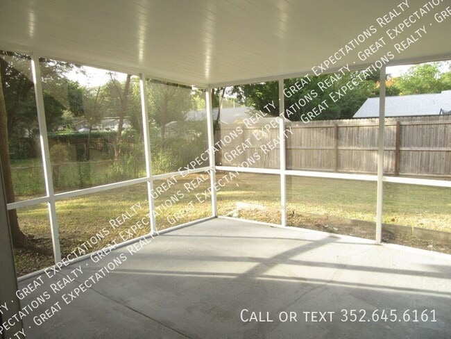 Building Photo - 1309 NE 20th St