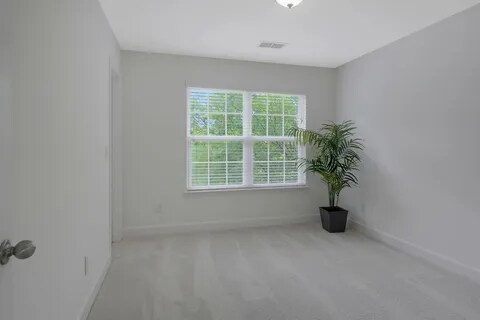 Building Photo - 8242 Lenox Creekside Dr