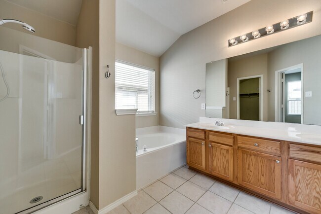 Building Photo - Updated 3-2-2 Ranch in McKamy Evers (North Denton)