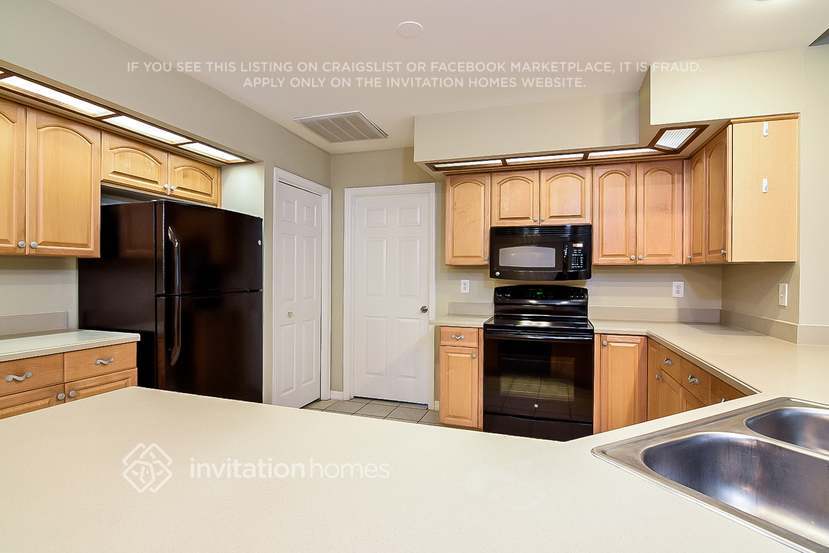 Building Photo - 1406 Clarion Dr