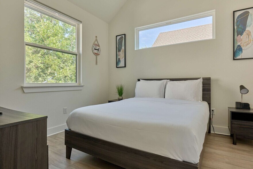 Building Photo - 4615 S 2nd St