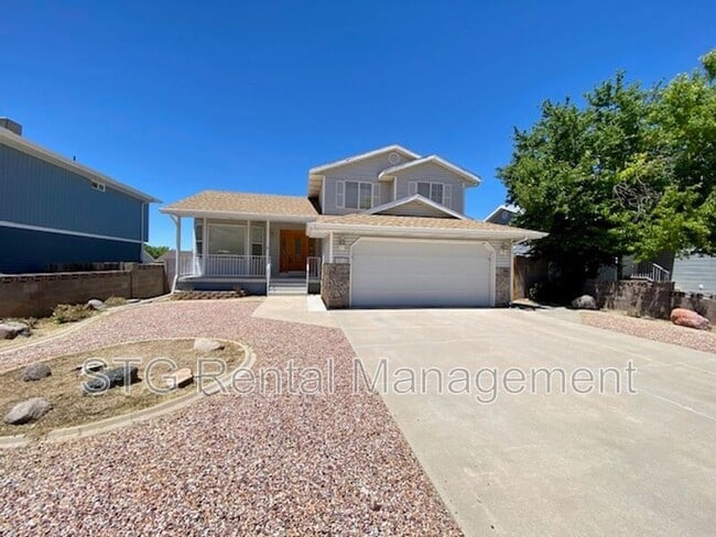 Building Photo - 2215 Chandler Dr