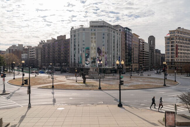 Building Photo - 1420 N St NW