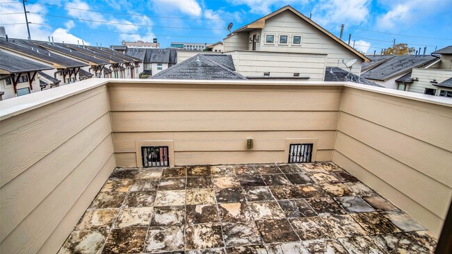 Building Photo - 1611 Silver St