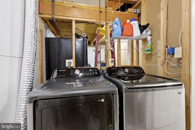 Building Photo - 23 Red Jonathan Ct