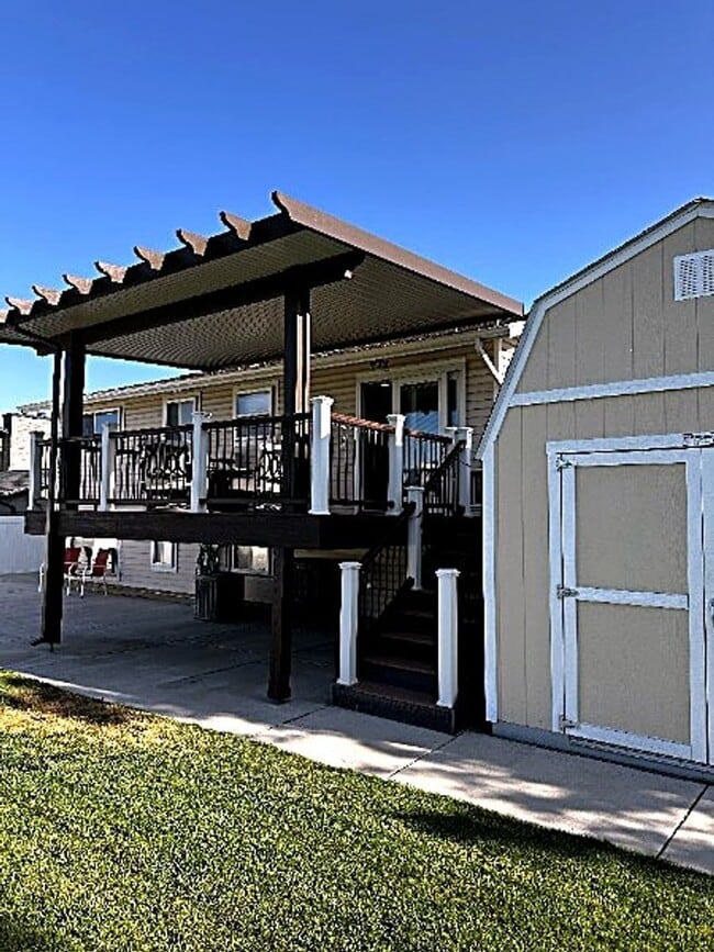 Building Photo - Beautifully Updated Two-Story Home in Sandy — Mountain Views & Big Backyard!