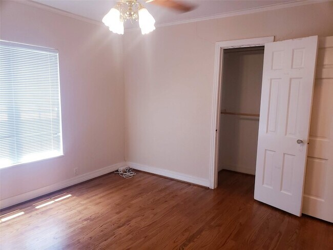 Building Photo - 6219 Penrose Ave