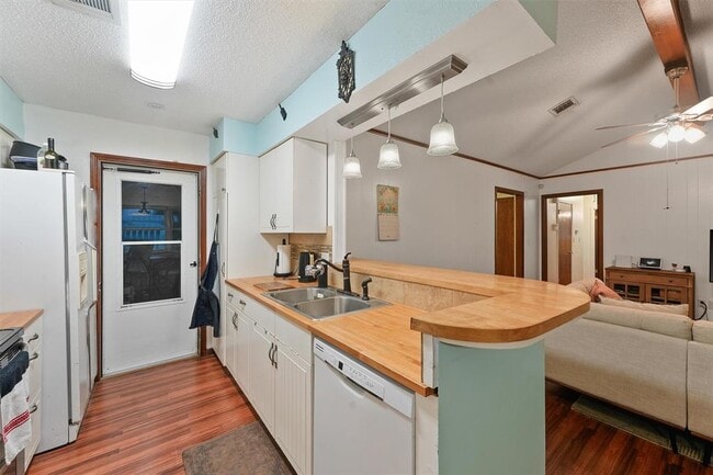 Building Photo - 14206 Duncannon Dr